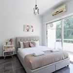 Powder's 1-bedroom Retreat In Mackenzy, *