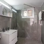 Powder's 1-bedroom Retreat In Mackenzy,