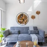 Powder's 1-bedroom Retreat In Mackenzy,