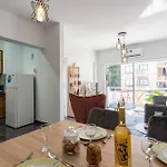 Daire Powder's 1-bedroom Retreat In Mackenzy,