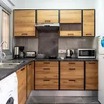 Powder's 1-bedroom Retreat In Mackenzy, Lejlighed Larnaca