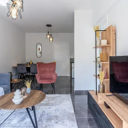 Апартаменты Powder's 1-bedroom Retreat In Mackenzy, Ларнака