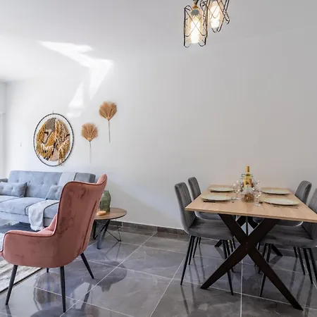 Powder's 1-bedroom Retreat In Mackenzy, Ларнака