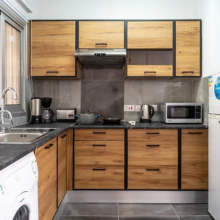 Powder's 1-bedroom Retreat In Mackenzy, Appartement Larnaca