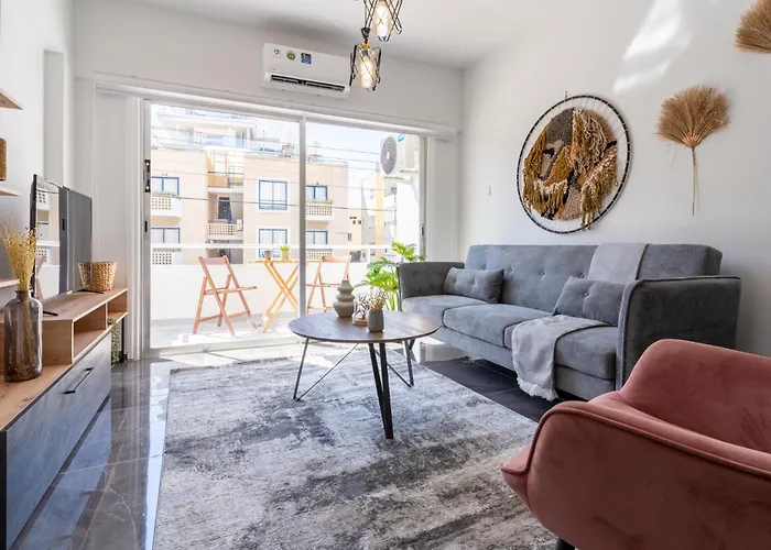 Powder's 1-bedroom Retreat In Mackenzy, Апартаменты Ларнака