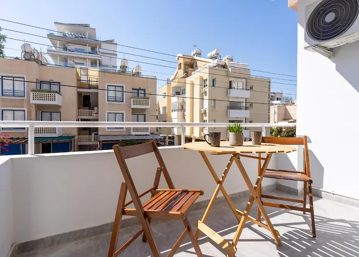 דירה Powder's 1-bedroom Retreat In Mackenzy, *