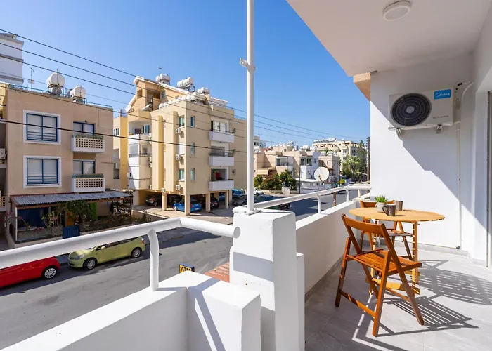 Powder's 1-bedroom Retreat In Mackenzy, * לרנקה