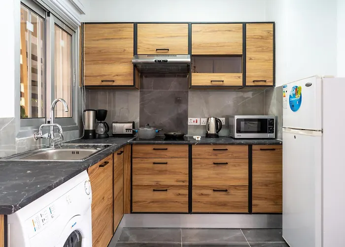 Powder's 1-bedroom Retreat In Mackenzy, דירה לרנקה